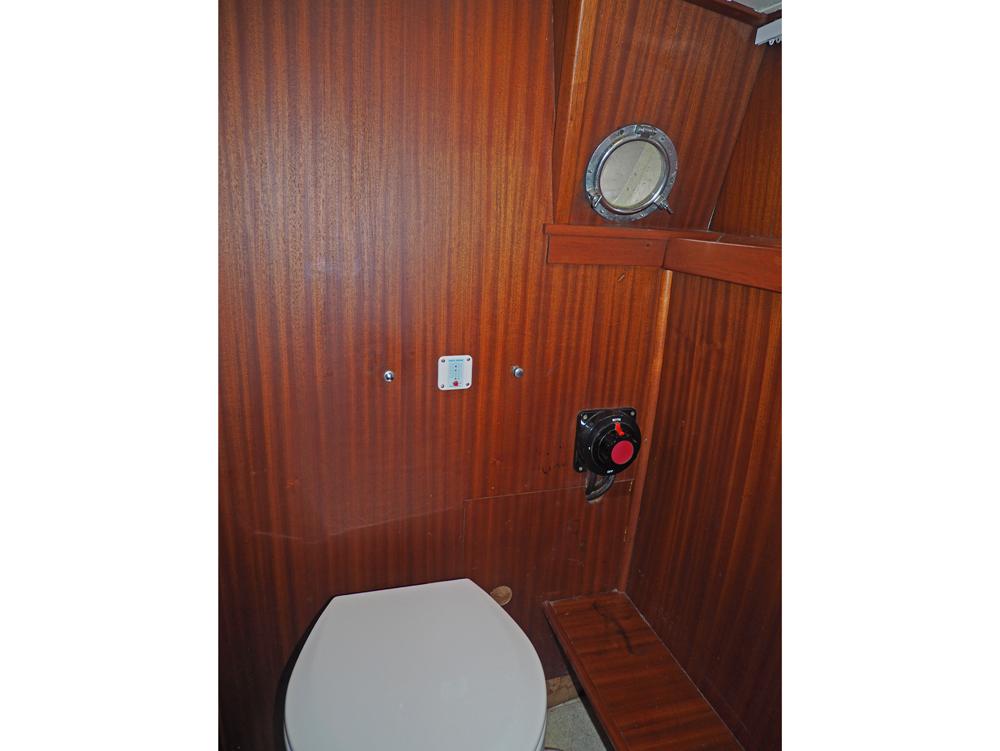 Aft cabin, Accommodation